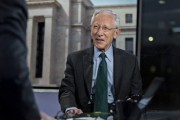 巴彦淖尔宏观经济学教授兼实践者Stanley Fisher逝世 曾培养全球多位经济决策者