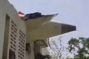 巴彦淖尔印度一波音787客机坠毁机上242人、地面5名学生遇难！我驻印度使馆：机上无中国籍乘客